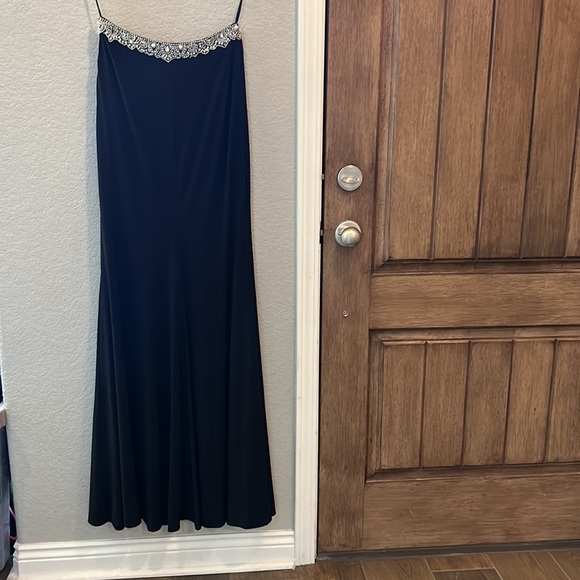 Formal sequence gown - Picture 6 of 6